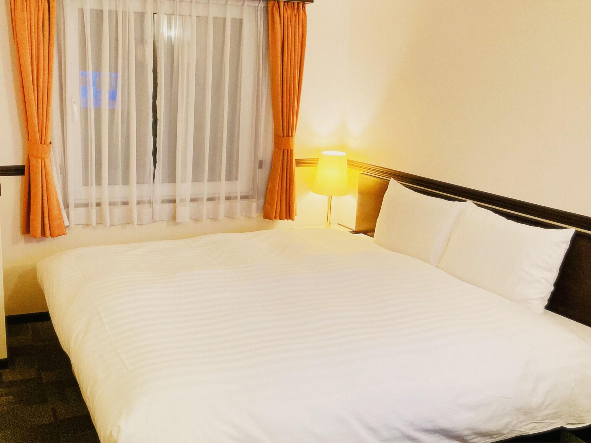 Toyoko Inn Shin-Osaka-Eki Higashi-Guchi Exterior foto