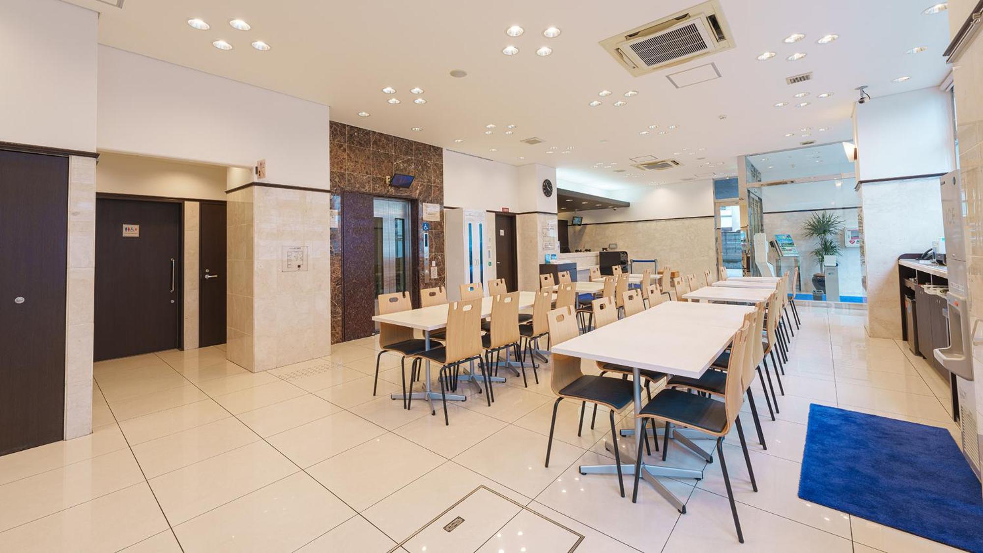 Toyoko Inn Shin-Osaka-Eki Higashi-Guchi Exterior foto