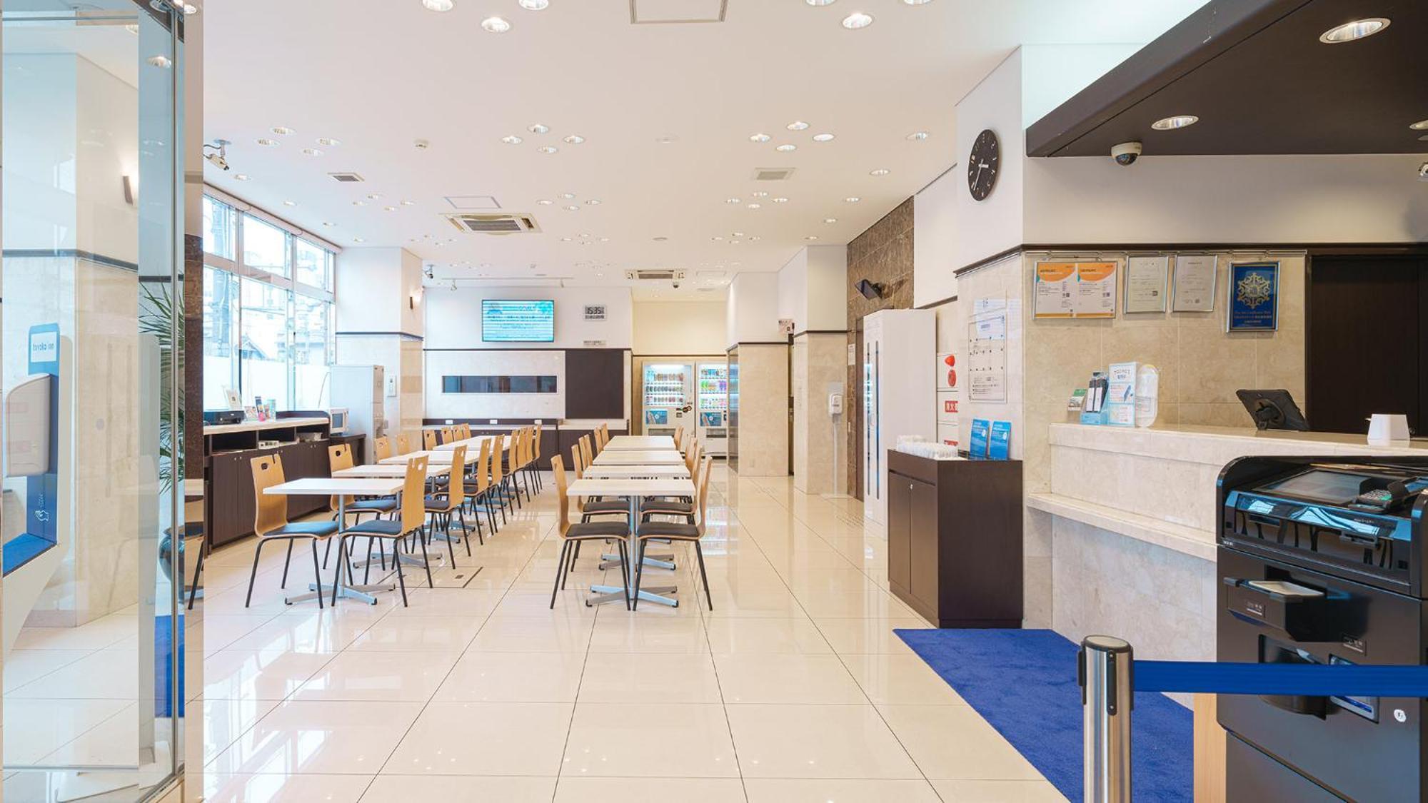 Toyoko Inn Shin-Osaka-Eki Higashi-Guchi Exterior foto