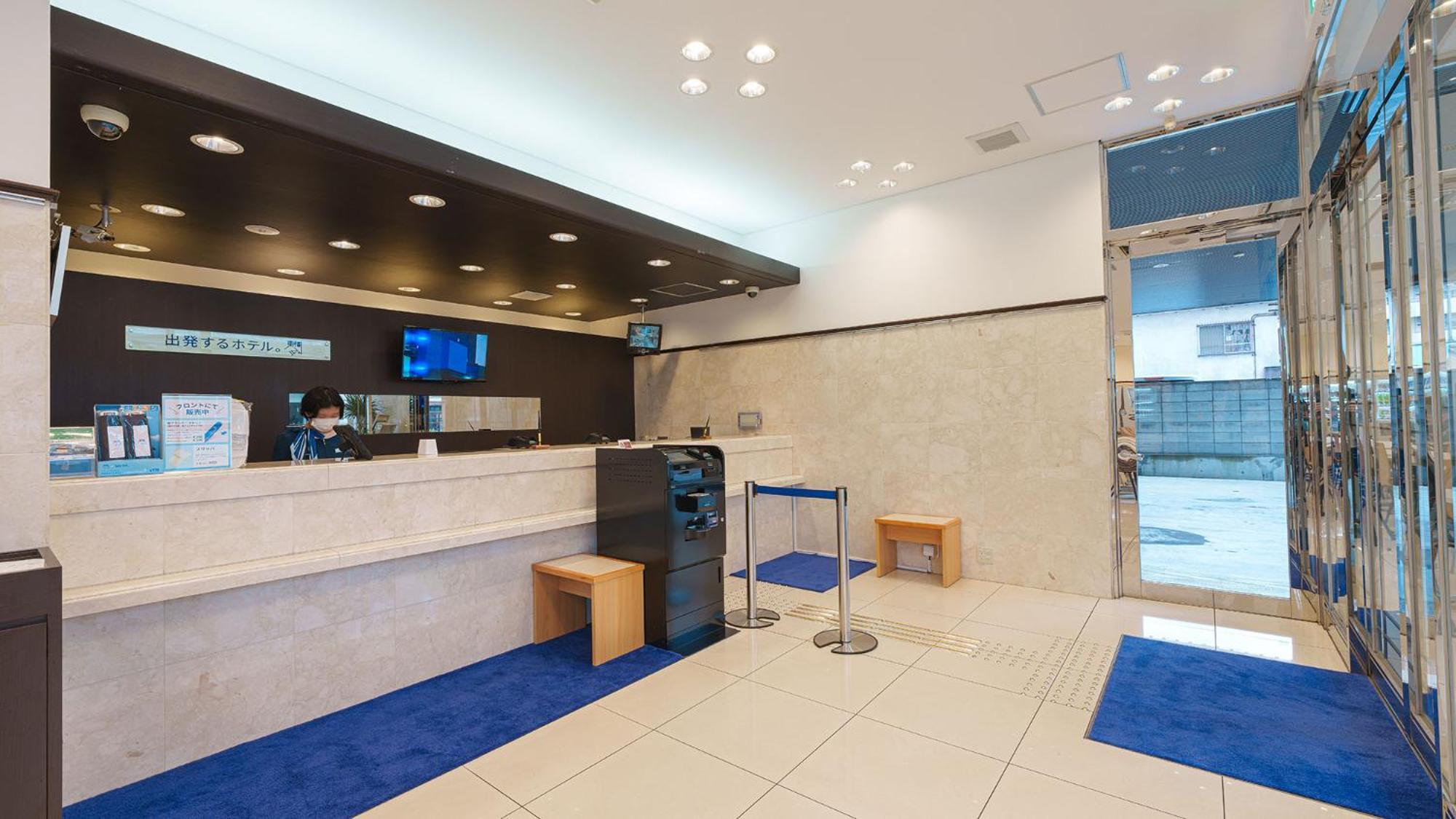 Toyoko Inn Shin-Osaka-Eki Higashi-Guchi Exterior foto