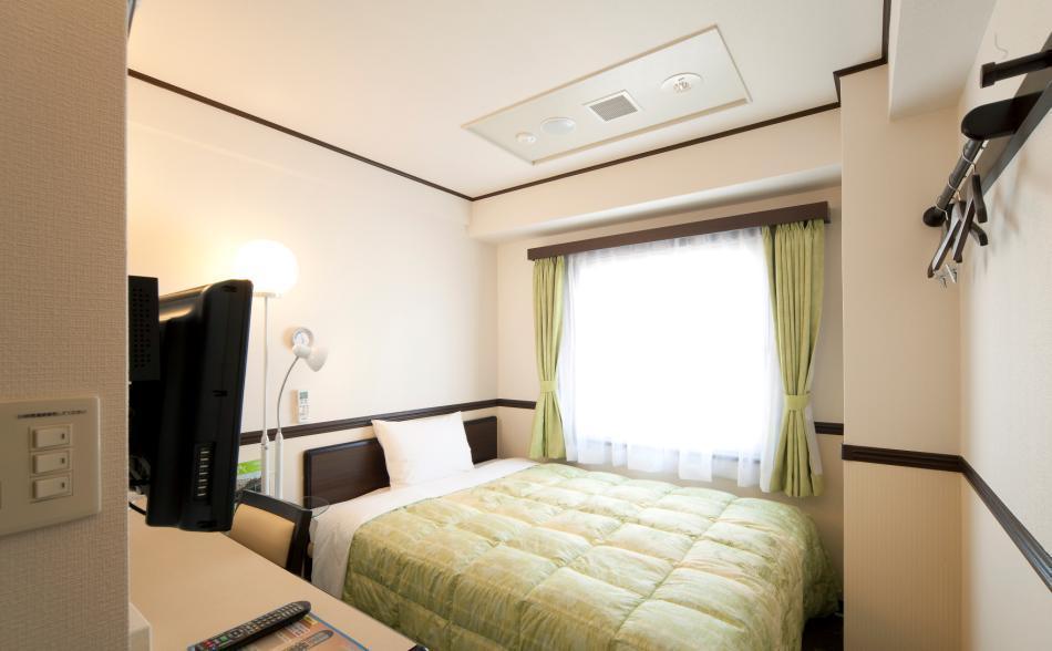 Toyoko Inn Shin-Osaka-Eki Higashi-Guchi Exterior foto